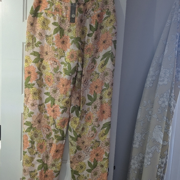 Floral Print Women's Pants - Picture 3 of 4